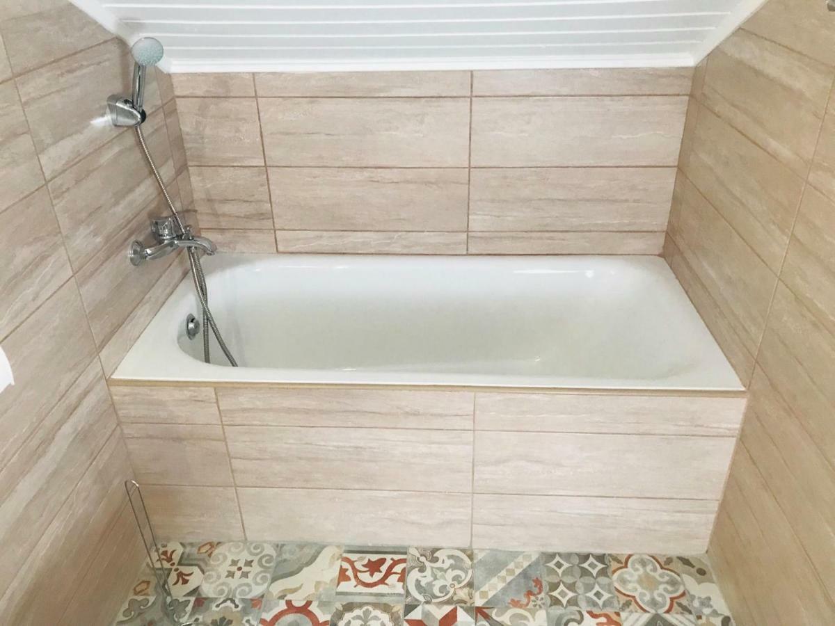 Vadszolo Apartmanhaz โกมอเอนเดรด ภายนอก รูปภาพ